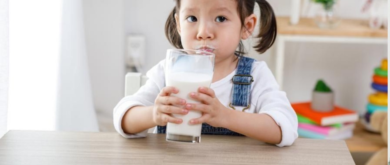 Inilah 8 Keuntungan Minum Susu untuk Balita yang Perlu Diketahui