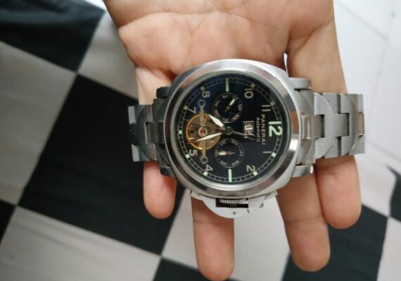 harga jam panerai_55e65bde4.jpg