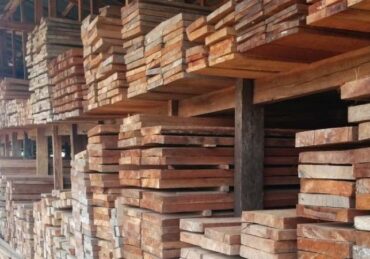harga kayu besi_340eeff80.jpg