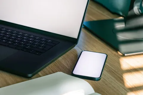 Tampilan aplikasi cloud storage di smartphone untuk menyimpan file data dengan aman