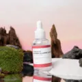 Rangkaian produk tips skincare kulit berjerawat untuk mengatasi peradangan dan merawat kulit sensitif